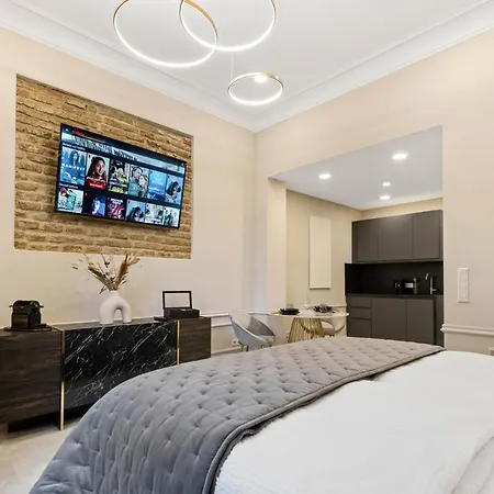 Design Studio I Center I Kingbed I New Augusta Esterno foto