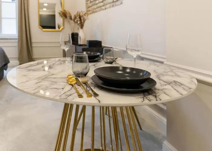 Design Studio I Center I Kingbed I New