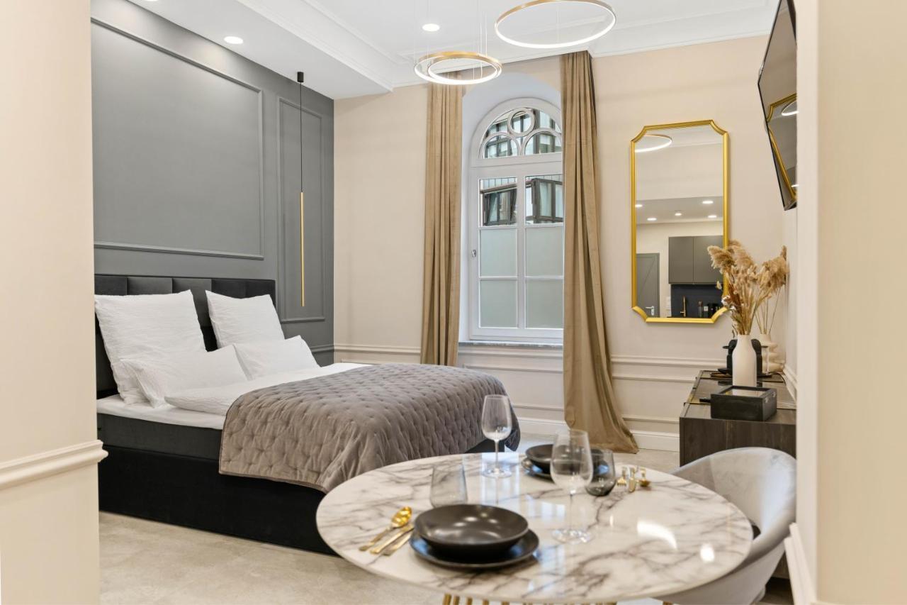 Design I Center I Kingbed I New