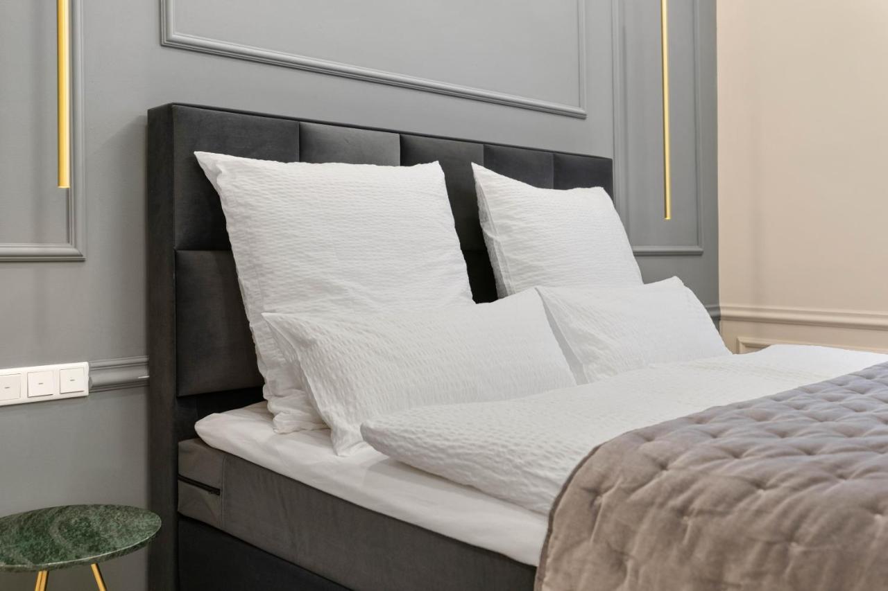 Design I Center I Kingbed I New Apartment Augsburg