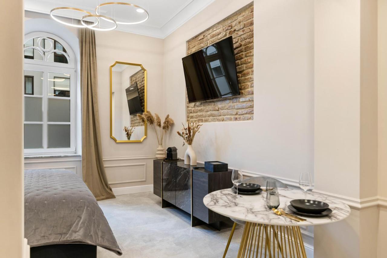 Apartment Design I Center I Kingbed I New Augsburg